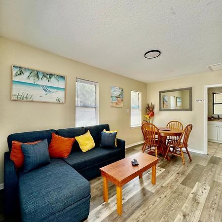 Two Fully Equipped Apartments And A Studio 5 Miles From The Beach 세인트피터즈버그 외부 사진