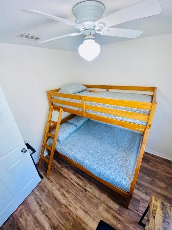 Two Fully Equipped Apartments And A Studio 5 Miles From The Beach 세인트피터즈버그 외부 사진