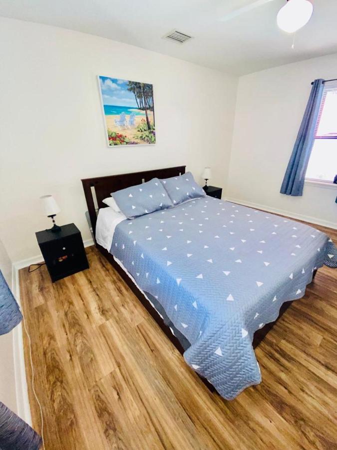 Two Fully Equipped Apartments And A Studio 5 Miles From The Beach 세인트피터즈버그 외부 사진