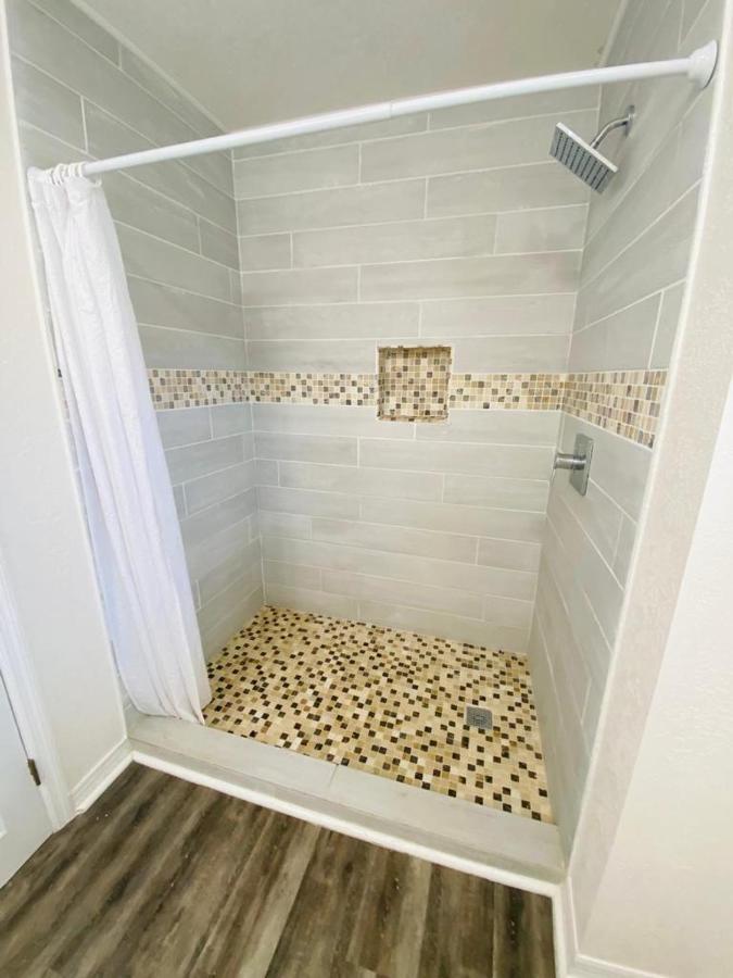 Two Fully Equipped Apartments And A Studio 5 Miles From The Beach 세인트피터즈버그 외부 사진