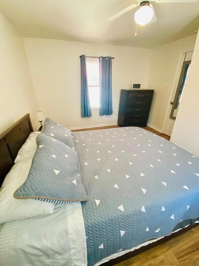 Two Fully Equipped Apartments And A Studio 5 Miles From The Beach 세인트피터즈버그 외부 사진