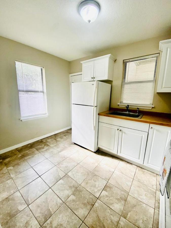 Two Fully Equipped Apartments And A Studio 5 Miles From The Beach 세인트피터즈버그 외부 사진