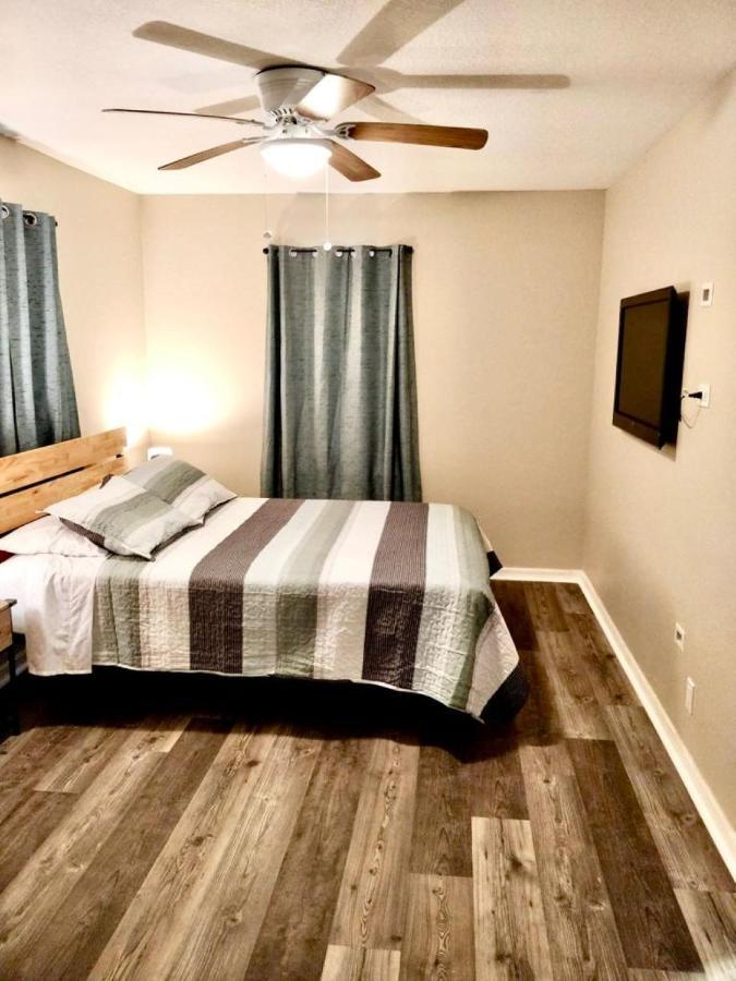 Two Fully Equipped Apartments And A Studio 5 Miles From The Beach 세인트피터즈버그 외부 사진
