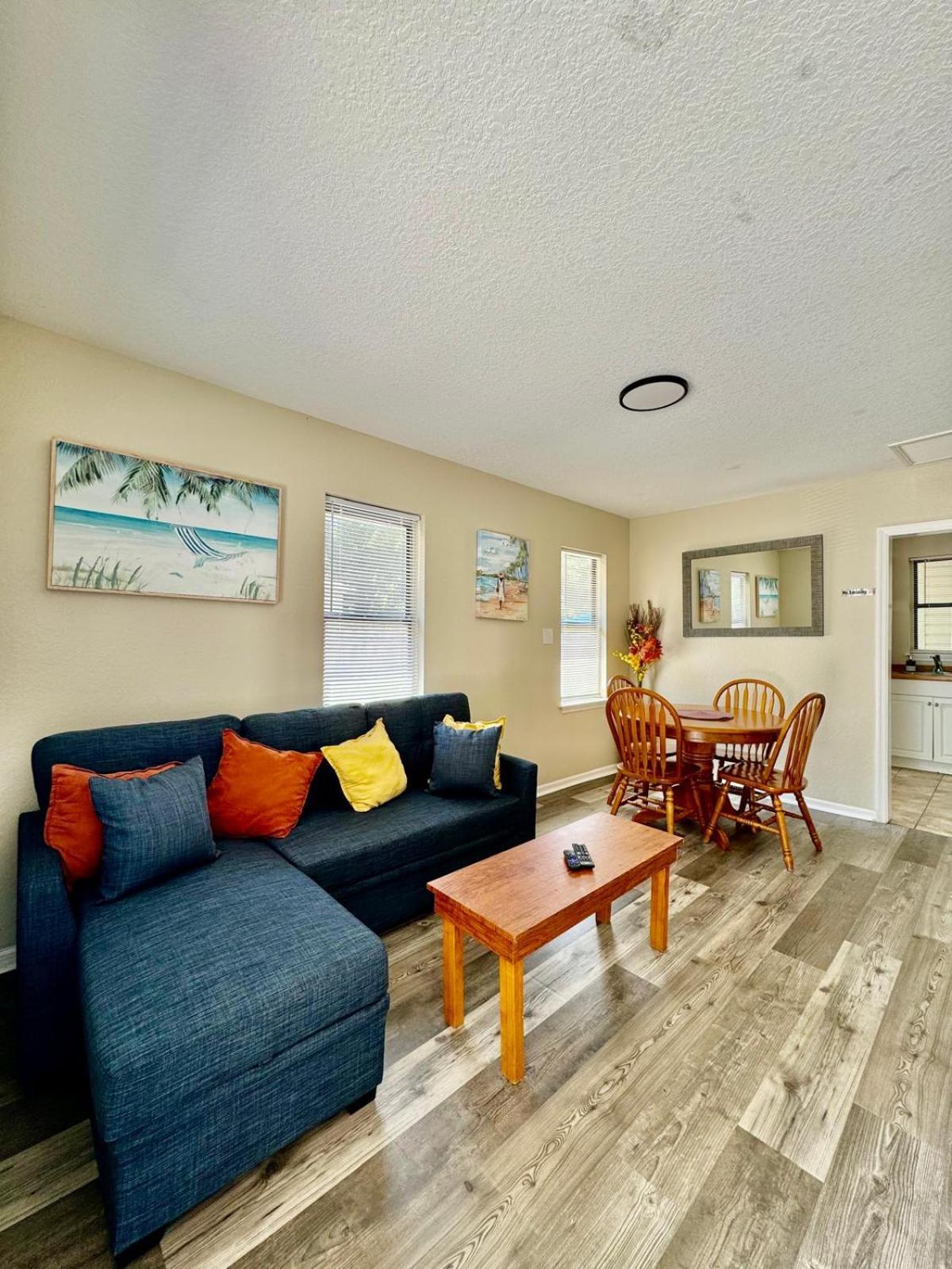 Two Fully Equipped Apartments And A Studio 5 Miles From The Beach 세인트피터즈버그 외부 사진
